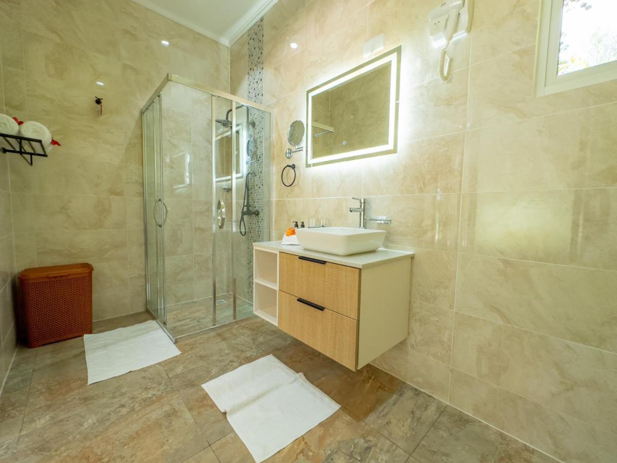 Macmillan'S Holiday Villas إدارة آنس الكبرى المظهر الخارجي الصورة