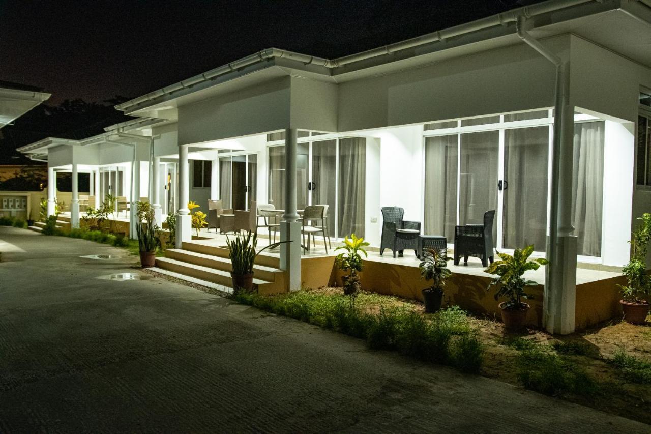 Macmillan'S Holiday Villas إدارة آنس الكبرى المظهر الخارجي الصورة