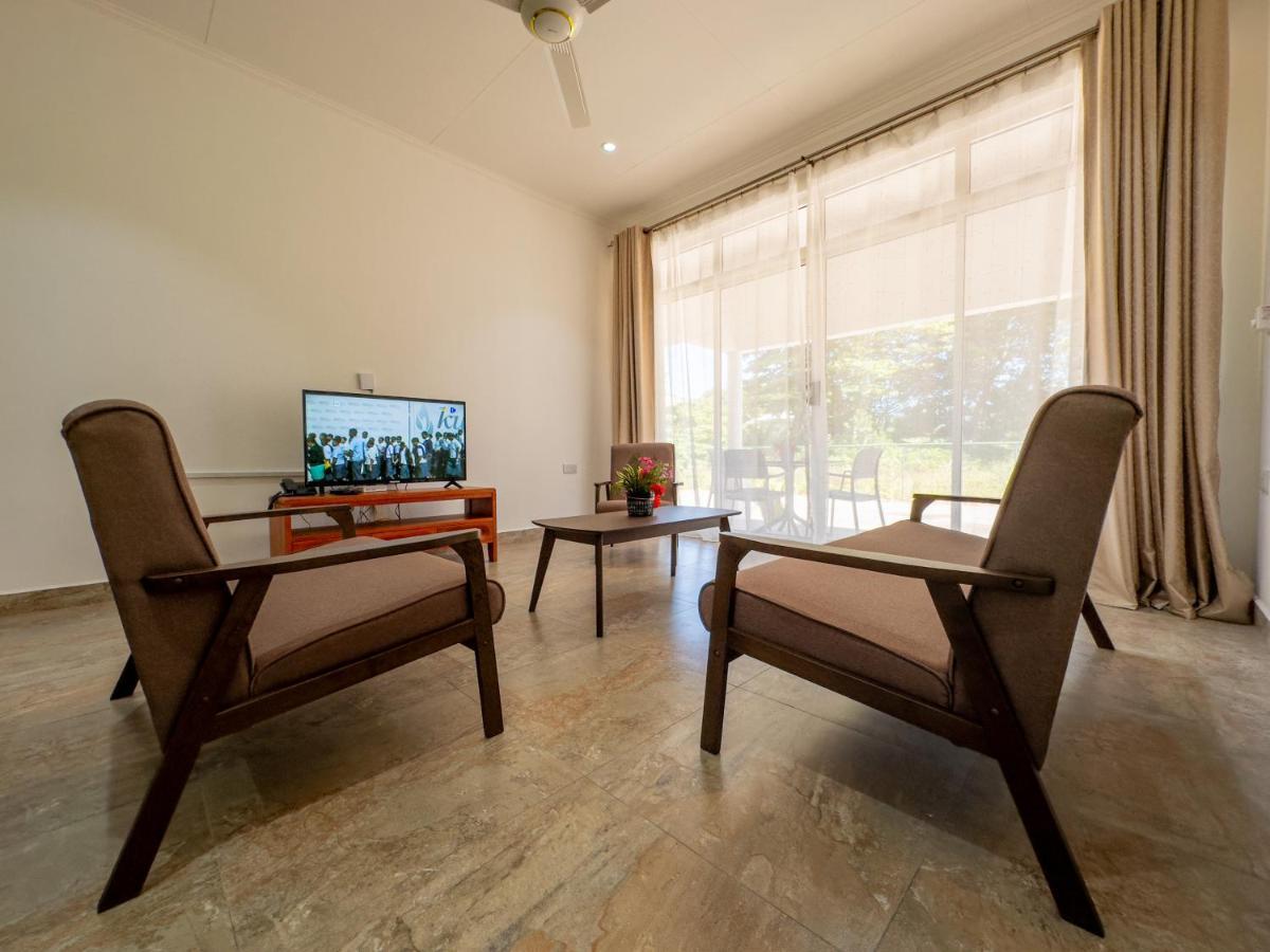 Macmillan'S Holiday Villas إدارة آنس الكبرى المظهر الخارجي الصورة
